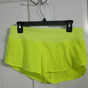 Lululemon Speed Ups HR 2.5in Highlighter Yellow Women's Shorts Sz 6 Nwot